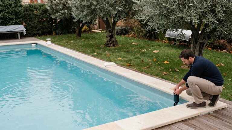 Comparaison entre hivernage actif et passif pour piscine en entretien